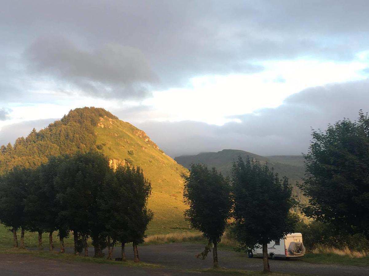 Готель Auberge Du Col De Neronne Le Falgoux Екстер'єр фото